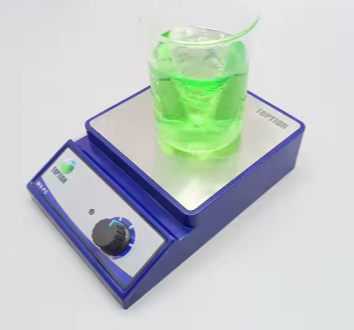 Parfüm esanslarının doğru bir şekilde karışmasını sağlamak için manyetik karıştırıcı kullanımı, bileşenlerin homojen bir şekilde dağılmasını ve istenen kıvamın elde edilmesini sağlar. Eğer spesifik bir model veya kullanım detayı istiyorsan, biraz daha ayrıntı verebilirim!